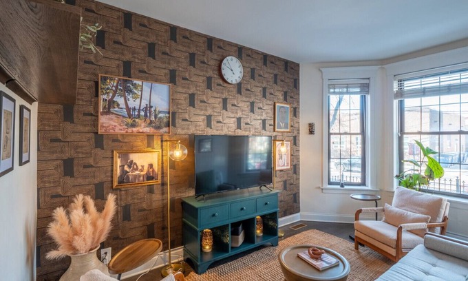 Wrigleyville Condo | Wrigleyville 3BD Condo (2)