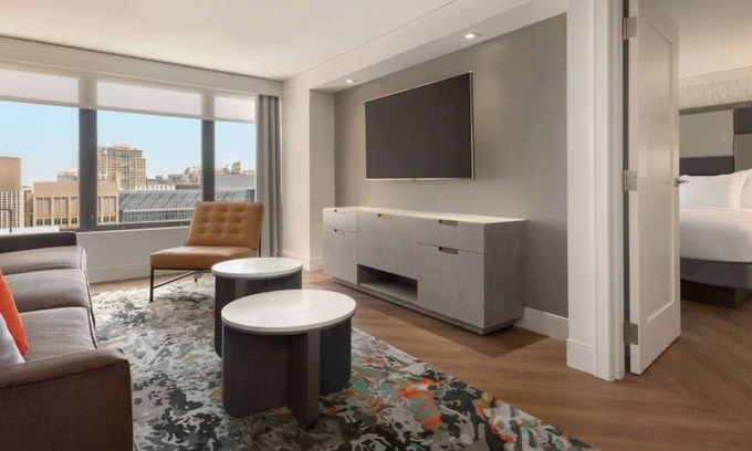 Streeterville House | Your Relaxing Getaway Awaits! 4 Convenient Units, Outdoor Pool, Parking!