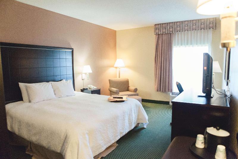 Bloomington Hotel | Hampton Inn Bloomington West