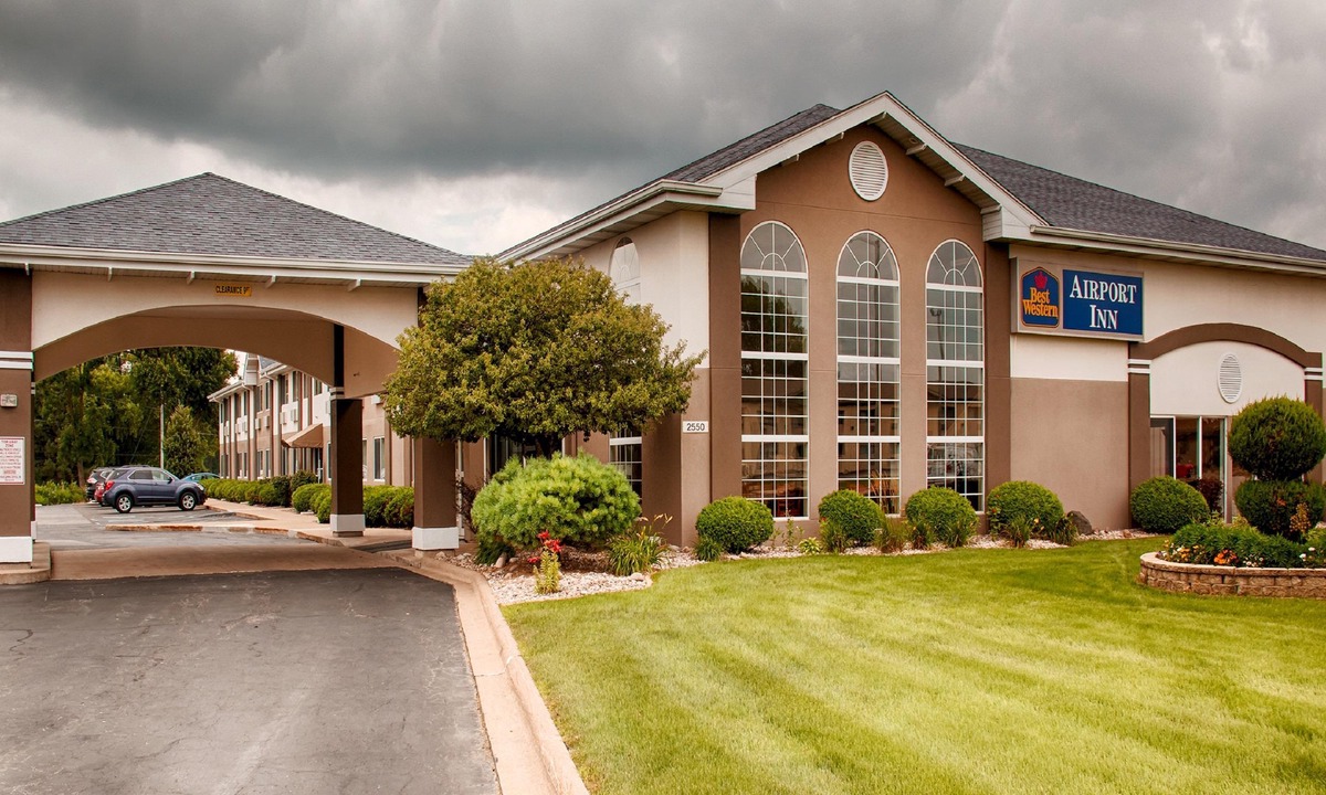 Quad Cities Hotel | Best Western Airport Inn