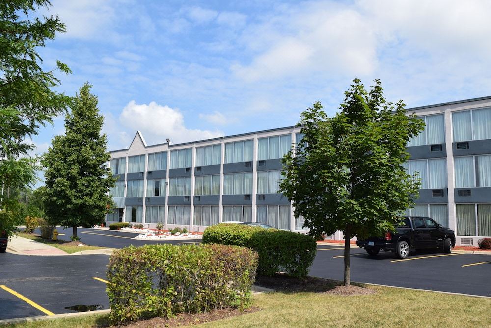 Addison Hotel | Baymont by Wyndham Addison