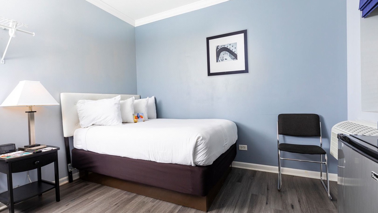 Photo of Bedroom in Near West Side