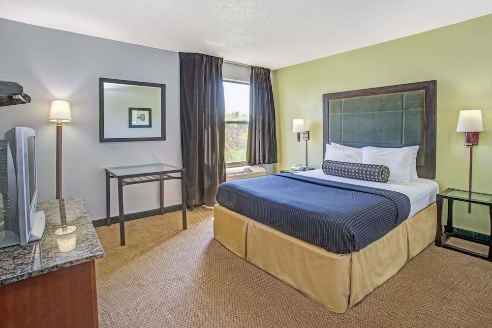 Photo of Bedroom in Lake Bluff