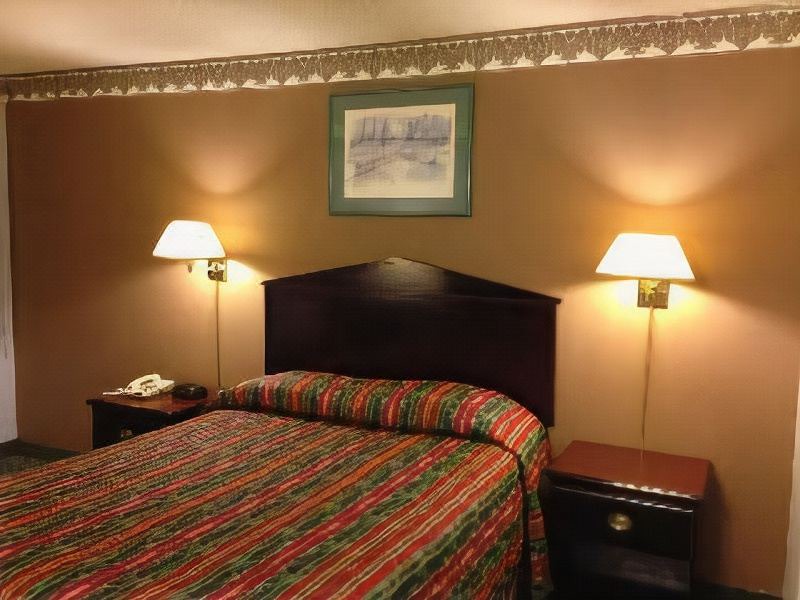 Photo of Bedroom in Macomb