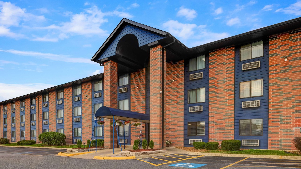 Photo of Buildings in Elk Grove Village