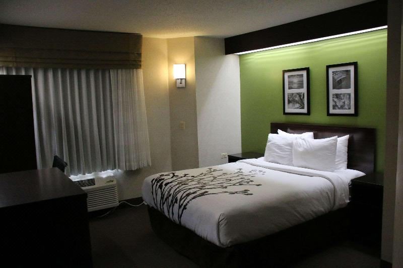 Photo of Bedroom in Lake Bluff