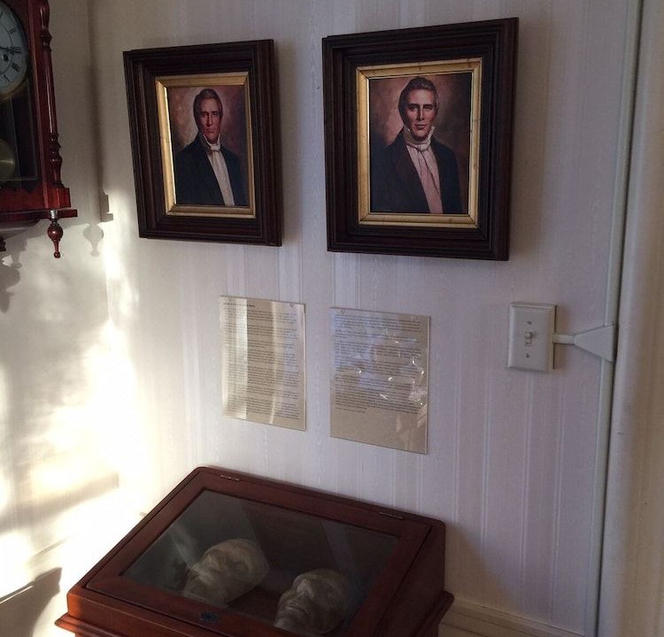 Photo of Livingroom in Nauvoo