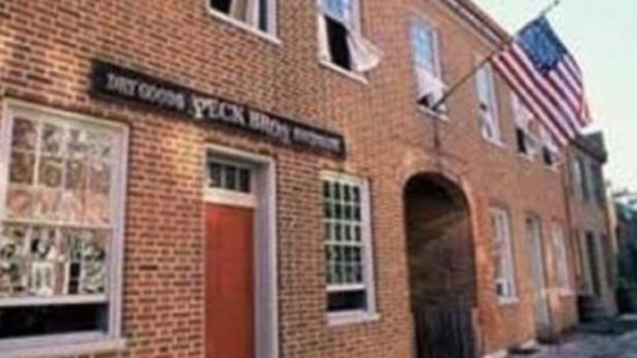 Photo of Buildings in Alton