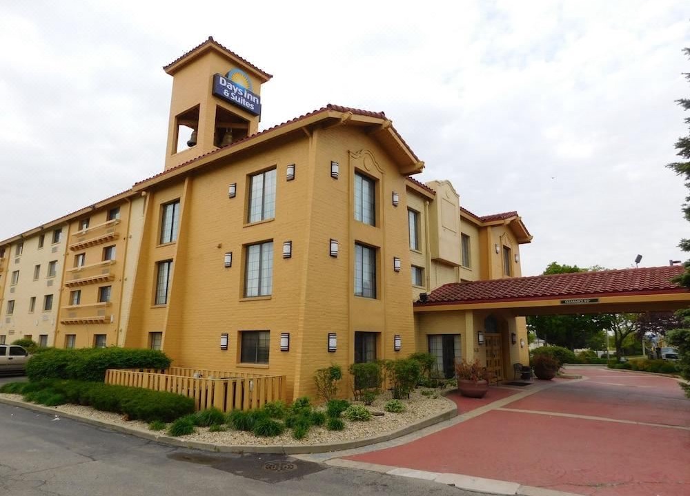 Photo of Buildings in Arlington Heights