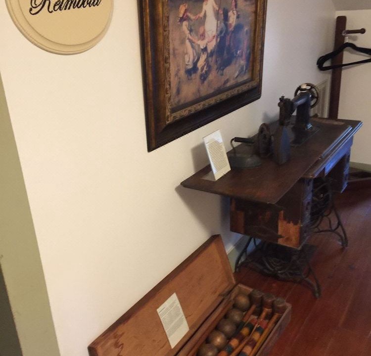 Photo of Livingroom in Nauvoo