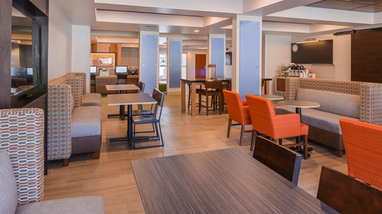 Photo of Livingroom in Champaign