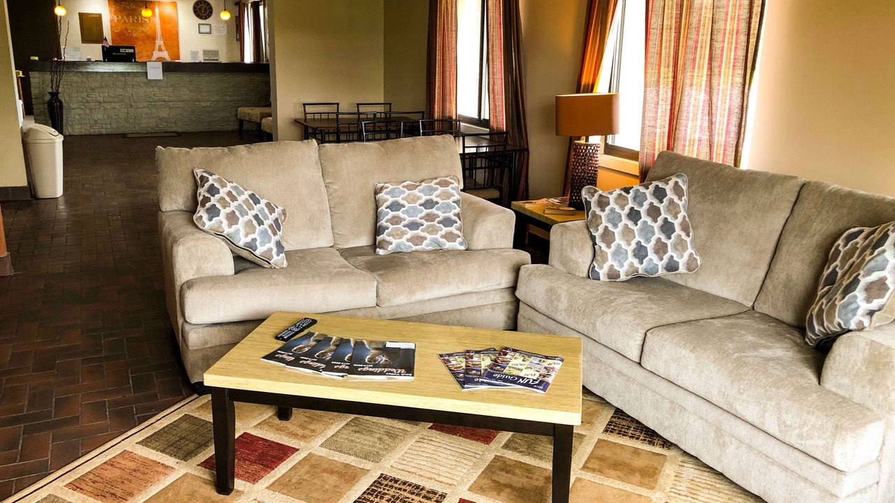 Photo of Livingroom in Dixon