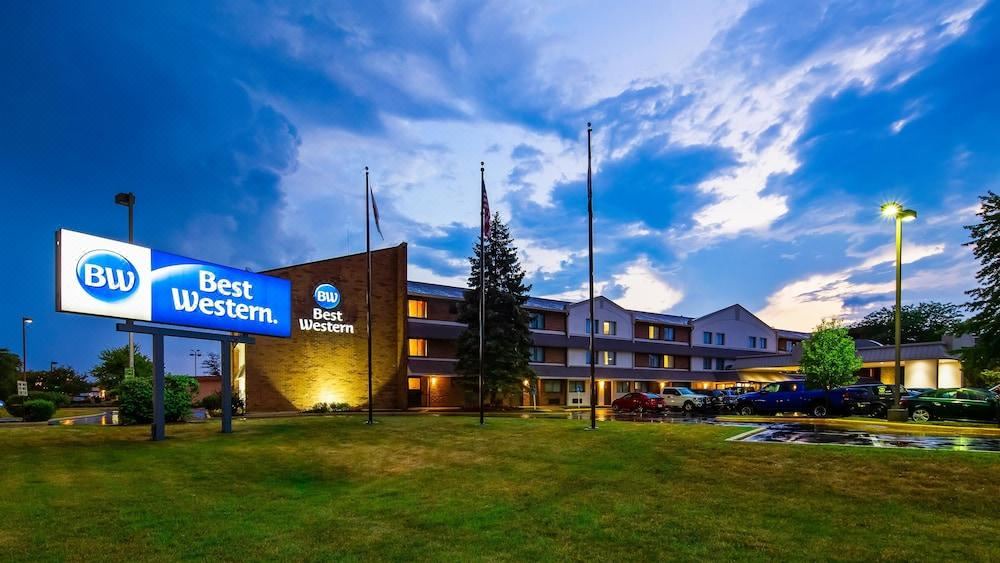 Photo of Buildings in Naperville