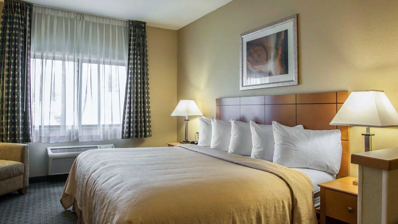 Photo of Bedroom in Forsyth