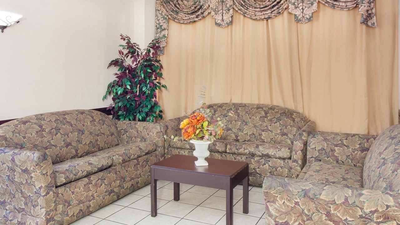 Photo of Livingroom in Addison