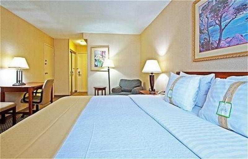 Photo of Bedroom in Elk Grove Village