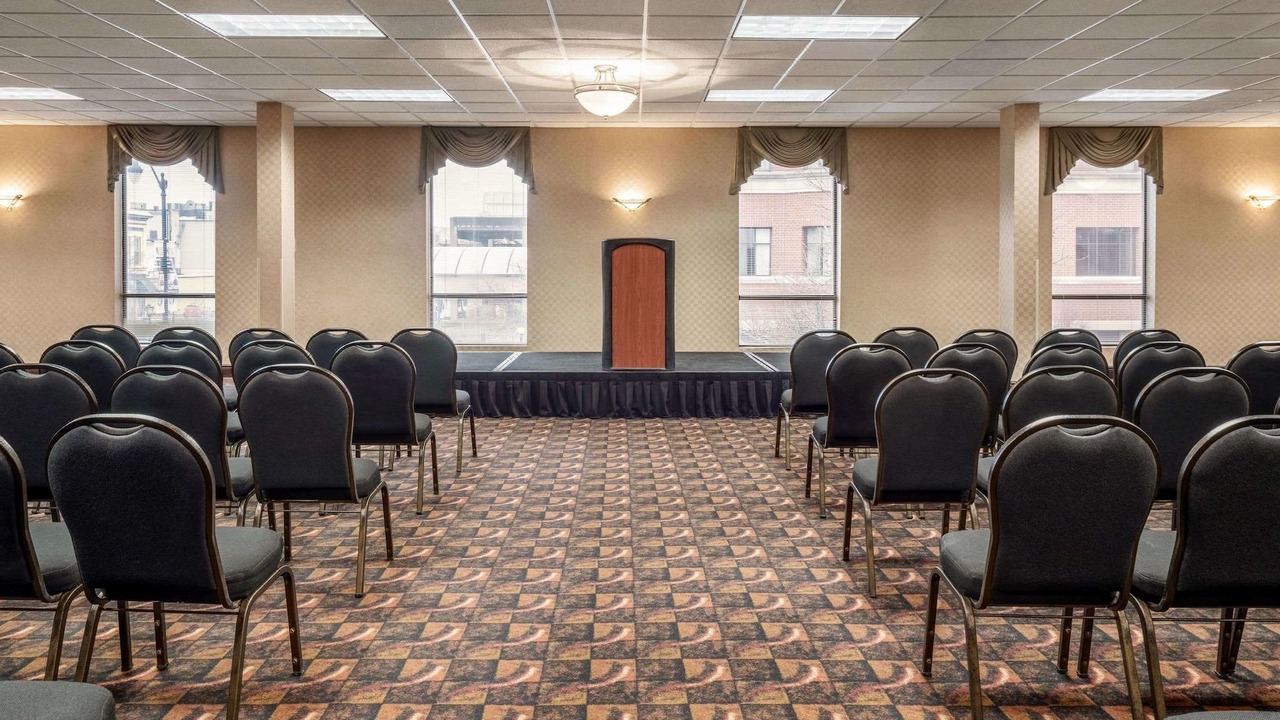 Photo of Livingroom in Downtown Springfield