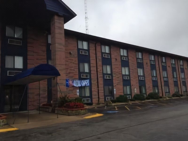 Photo of Buildings in Elk Grove Village