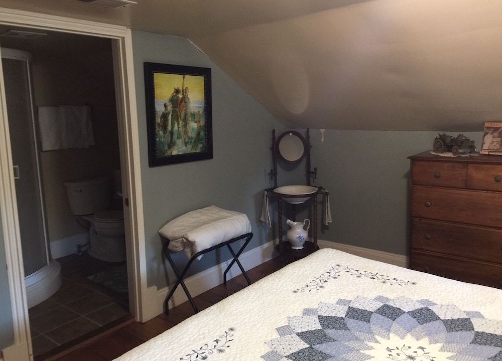 Photo of Bedroom in Nauvoo