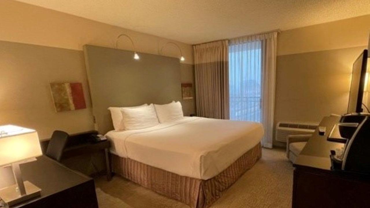 Photo of Bedroom in Greektown