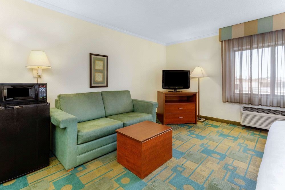 Photo of Livingroom in Willowbrook