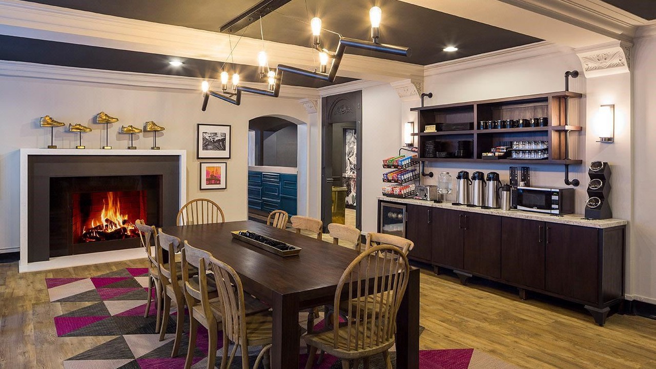 Photo of Livingroom in Lakeview