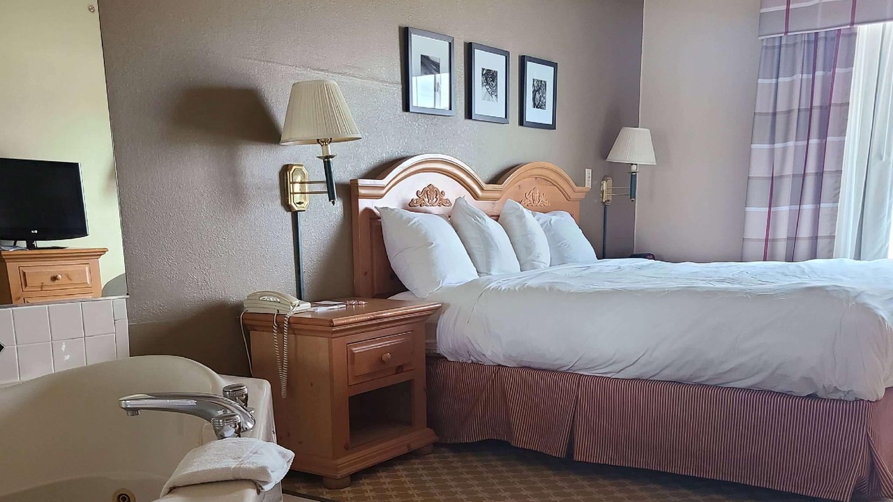 Photo of Bedroom in Galesburg