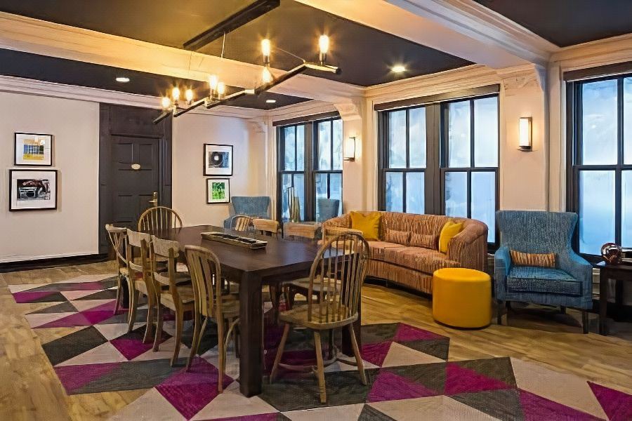 Photo of Livingroom in Lakeview