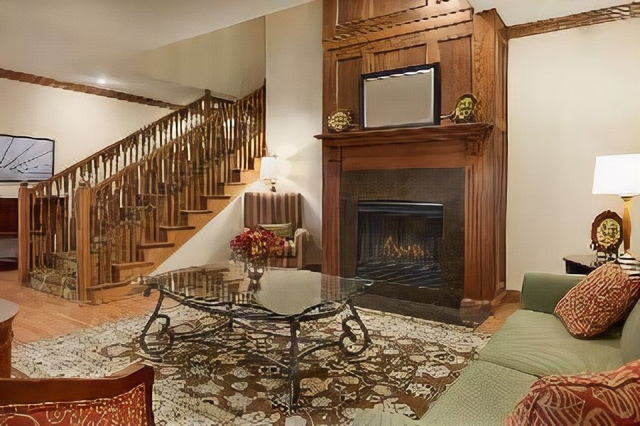 Photo of Livingroom in Champaign