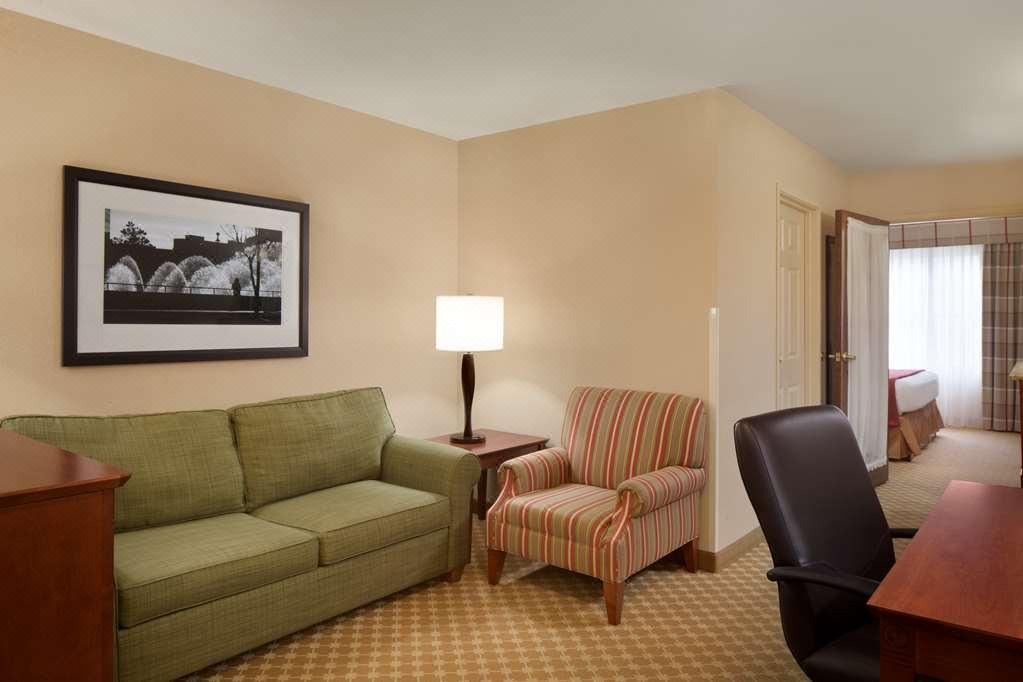 Photo of Livingroom in Champaign