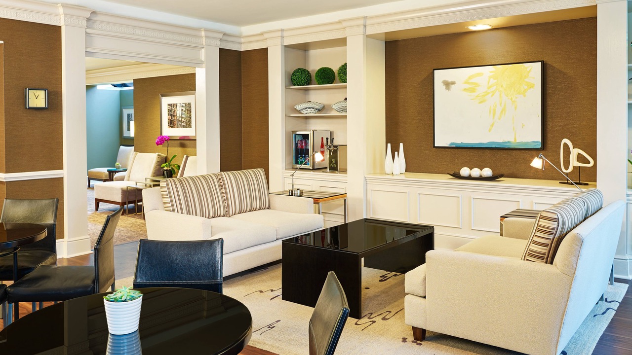 Photo of Livingroom in Downtown Chicago