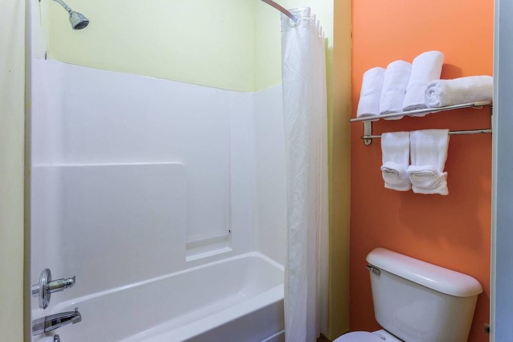 Photo of Bathroom in Streator
