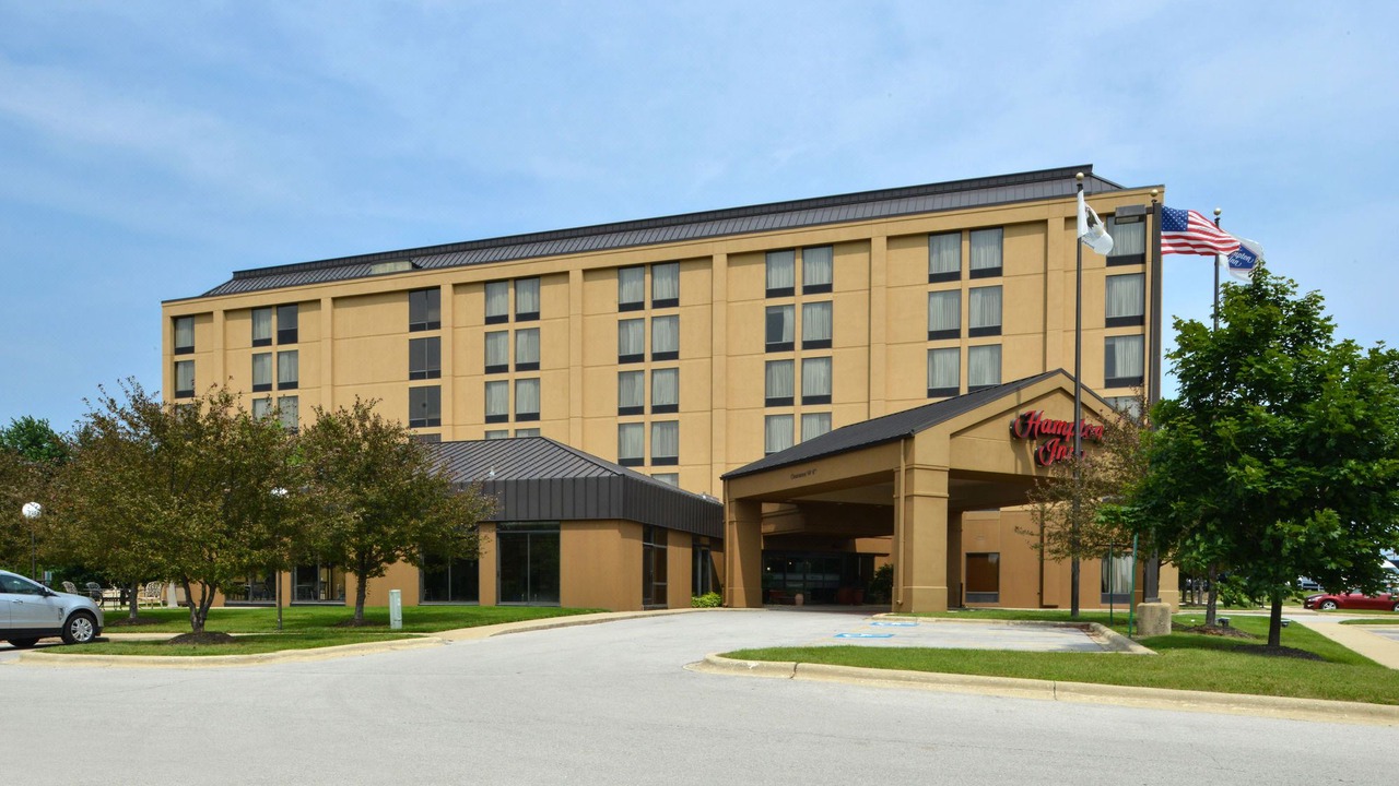 Photo of Buildings in Carol Stream