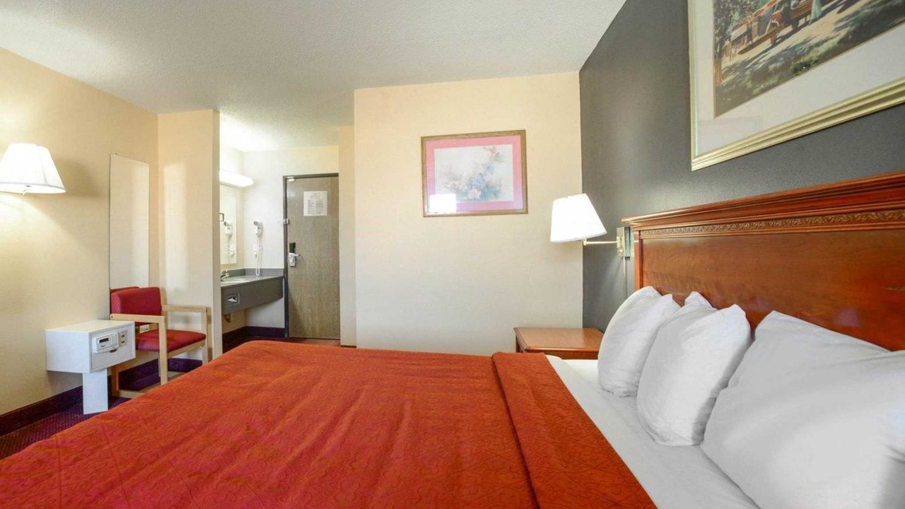 Photo of Bedroom in Carbondale
