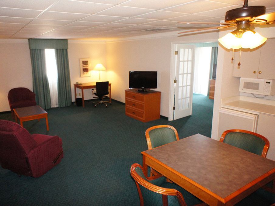 Photo of Livingroom in Quad Cities