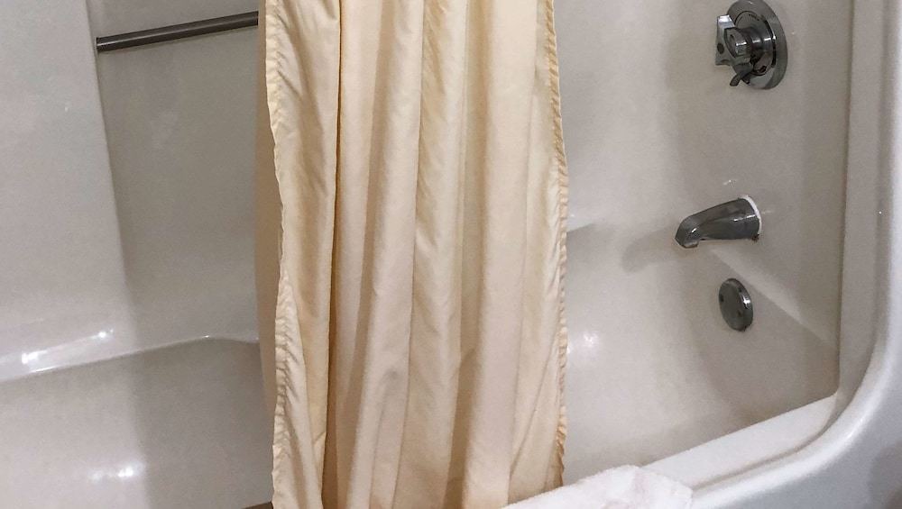 Photo of Bathroom in Dixon