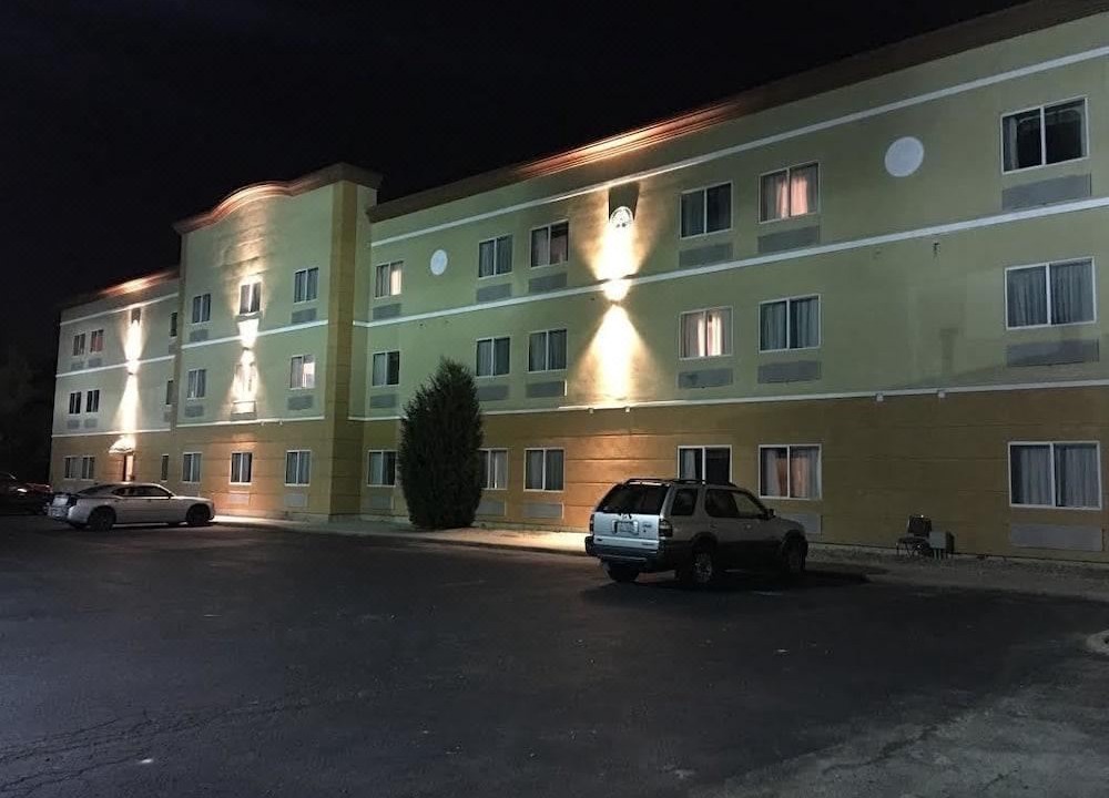 Photo of Buildings in Glendale Heights