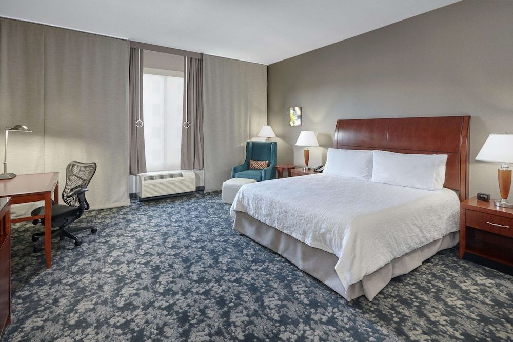 Photo of Bedroom in Lake Forest