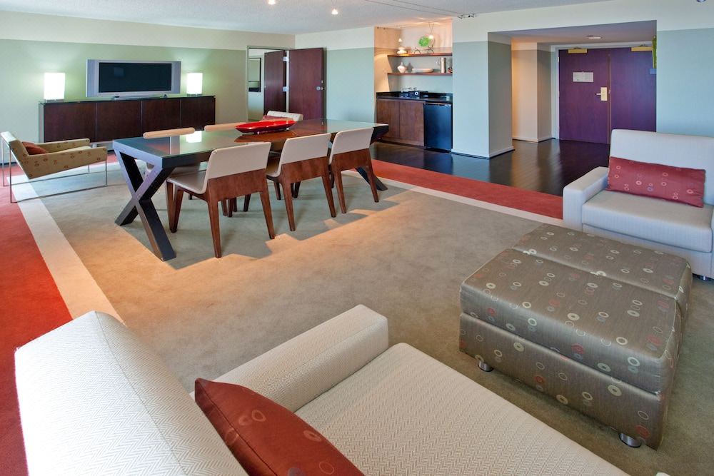 Photo of Livingroom in Greektown