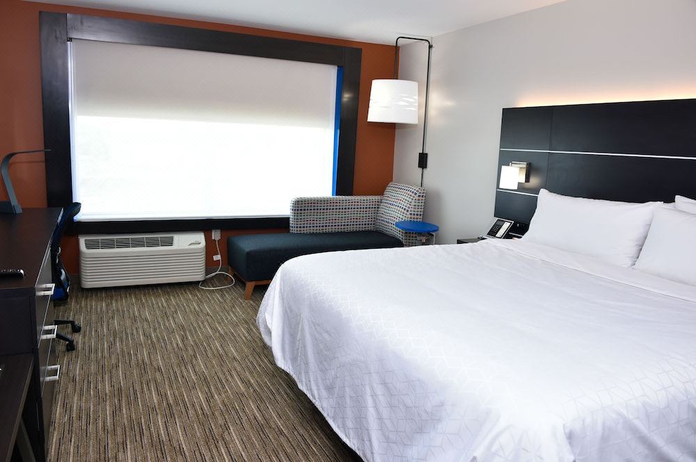 Photo of Bedroom in Bensenville