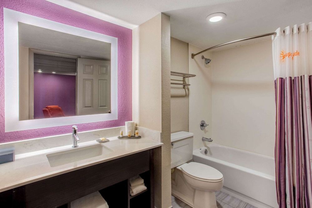 Photo of Bathroom in Elk Grove Village
