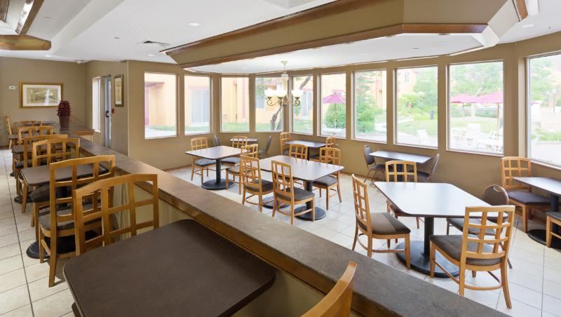 Photo of Livingroom in Westmont
