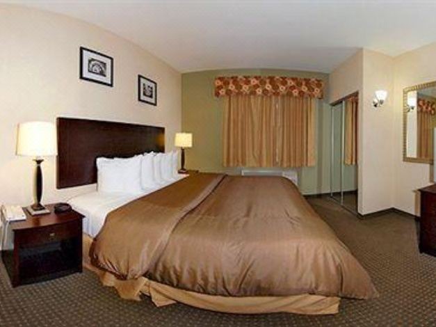 Photo of Bedroom in Elgin