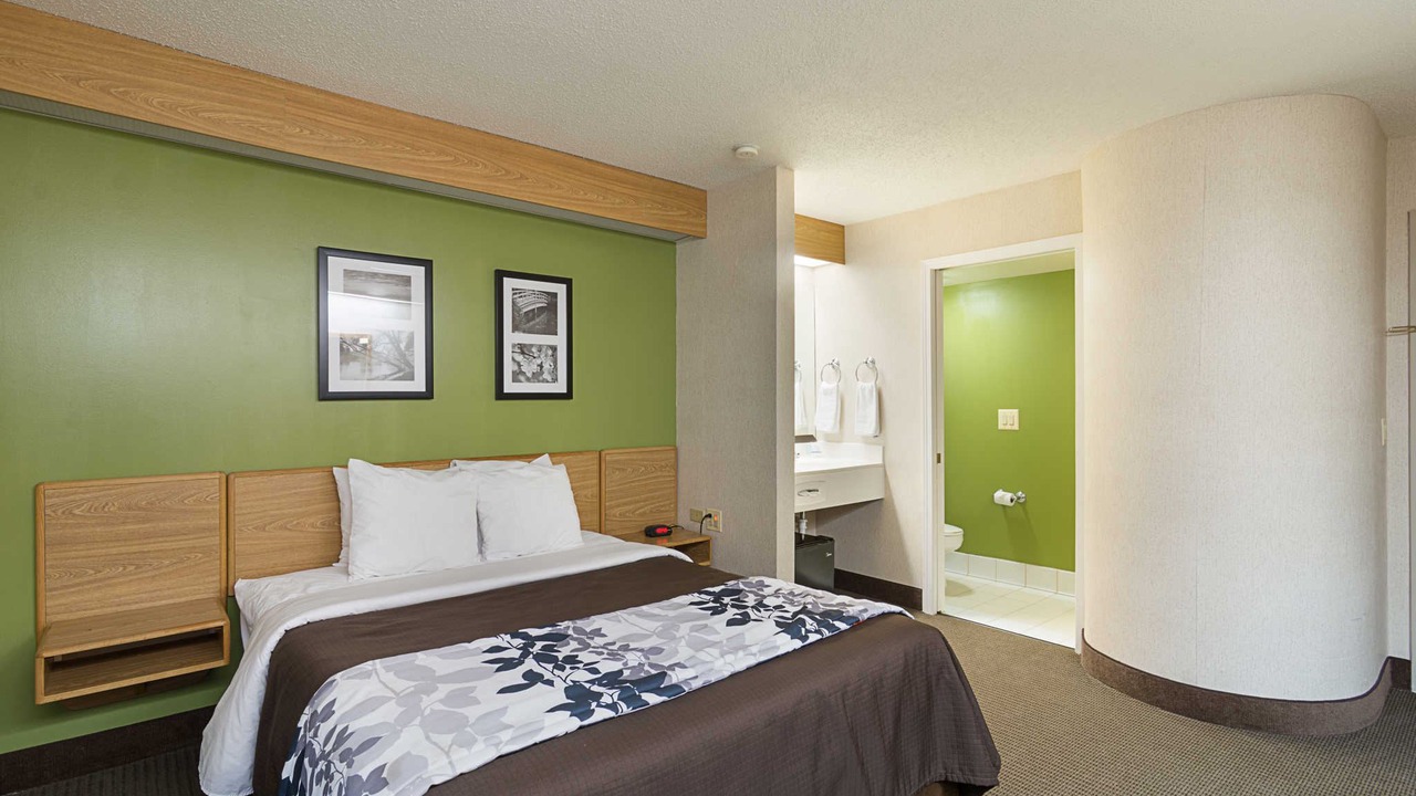 Photo of Bedroom in Lake Bluff