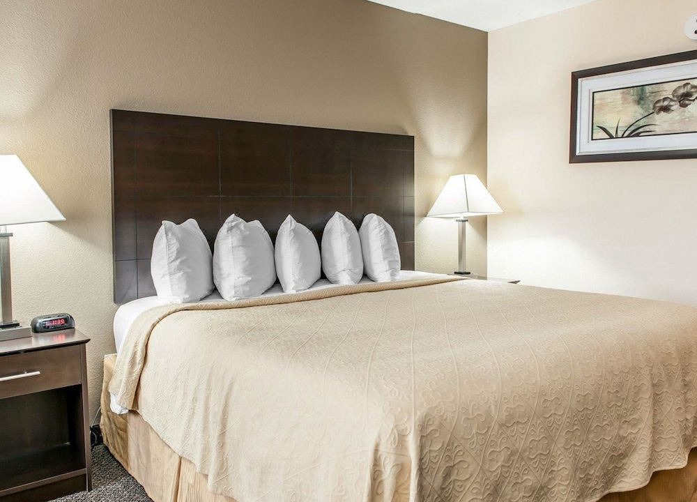 Photo of Bedroom in Mattoon