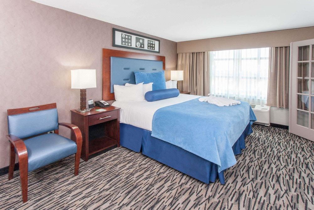 Photo of Bedroom in Elk Grove Village
