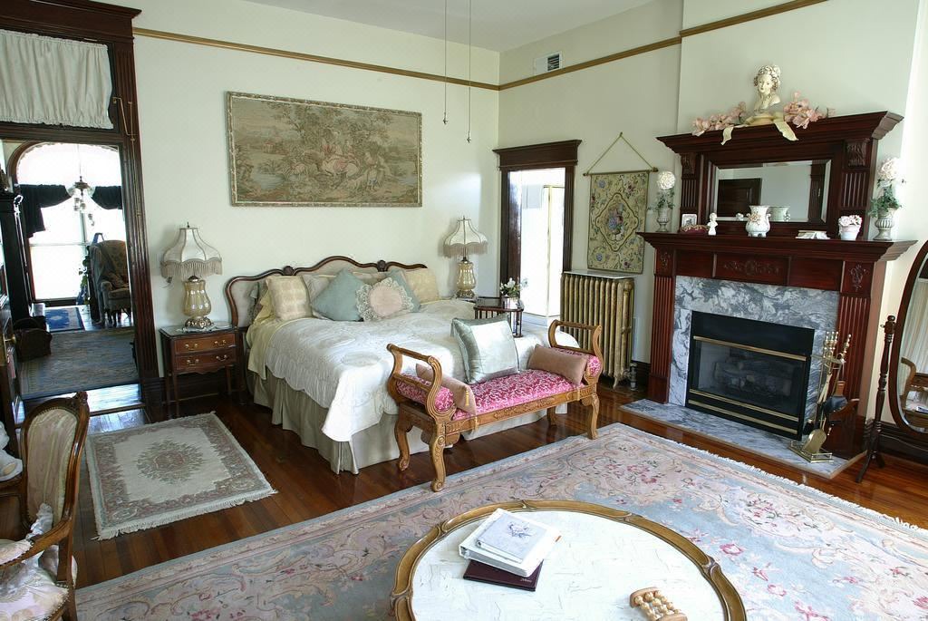 Photo of Livingroom in Alton