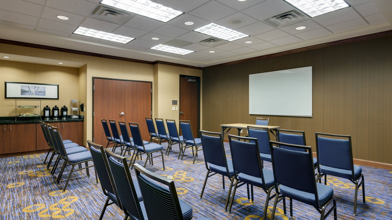 Photo of Livingroom in Schaumburg