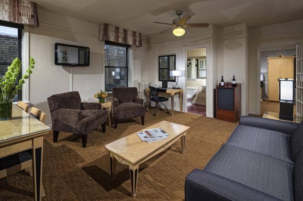 Photo of Livingroom in Lakeview