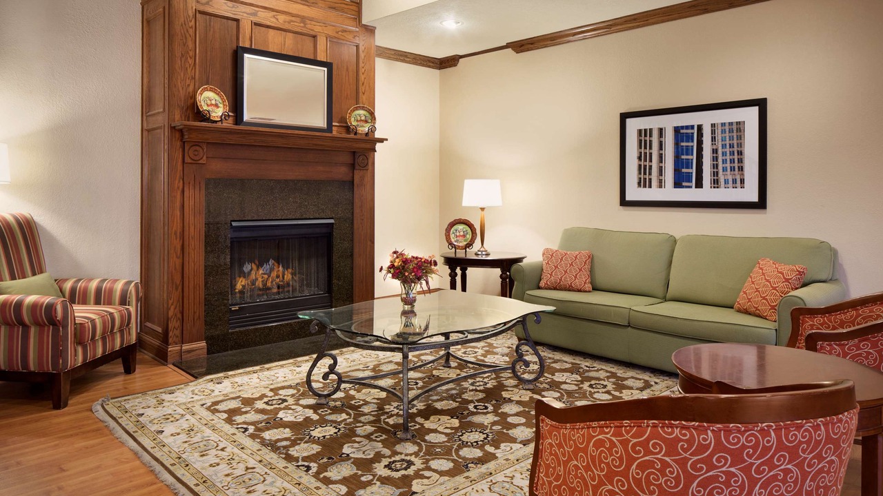 Photo of Livingroom in Champaign